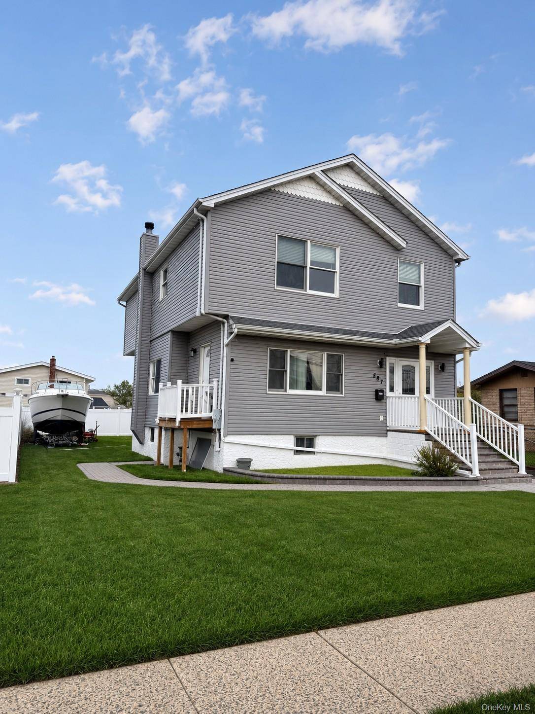 Casa de 5 Dormitorios en Venta en Freeport - Nueva York - EE. UU. - 2