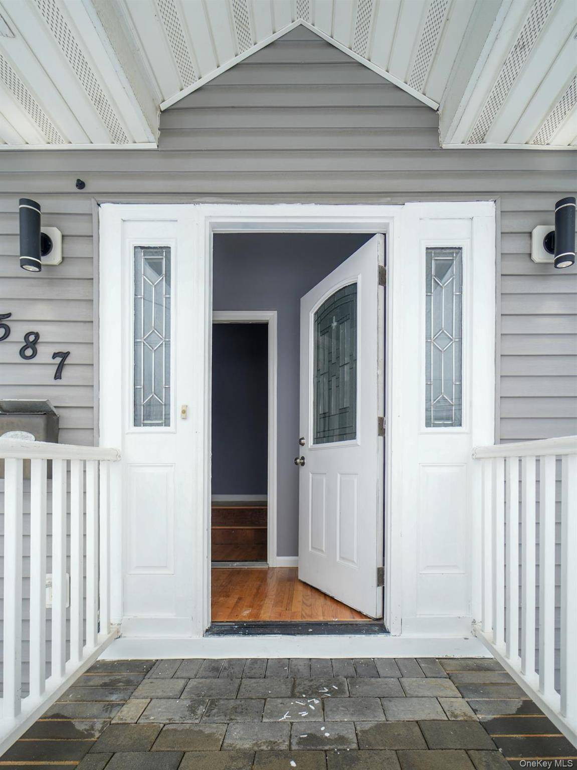 Casa de 5 Dormitorios en Venta en Freeport - Nueva York - EE. UU. - 4