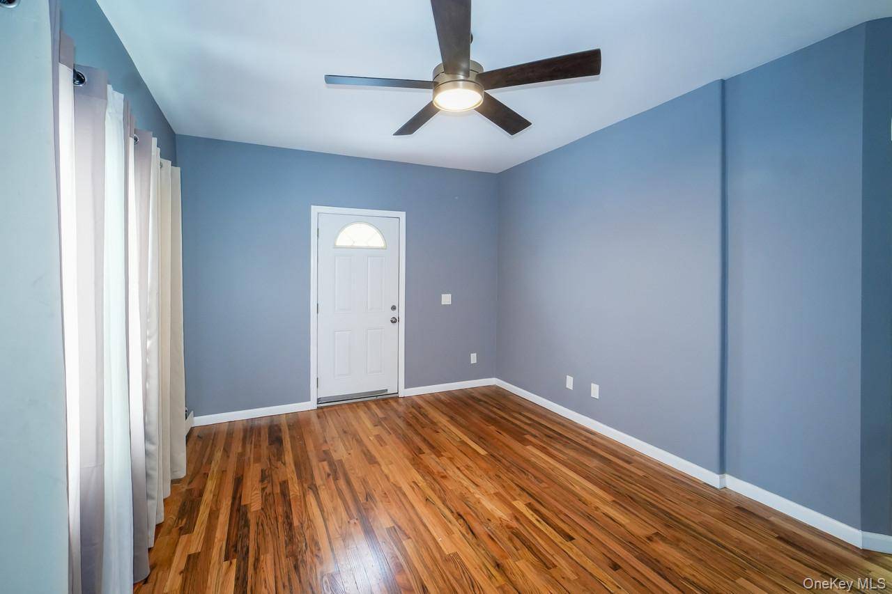 Casa de 5 Dormitorios en Venta en Freeport - Nueva York - EE. UU. - 6