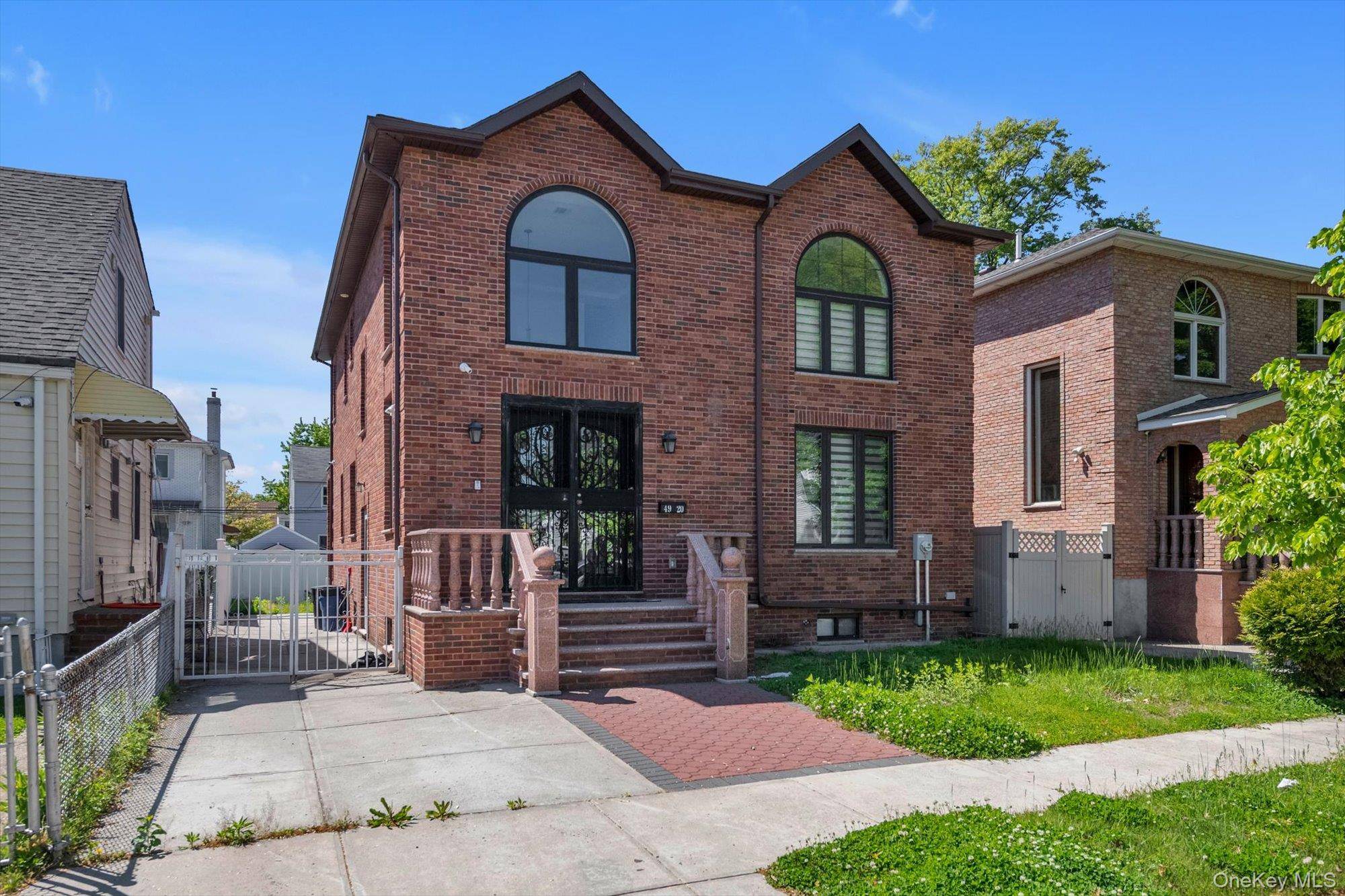 Casa com 5 Quartos à Venda em Fresh Meadows - Nova Iorque - EUA - 2