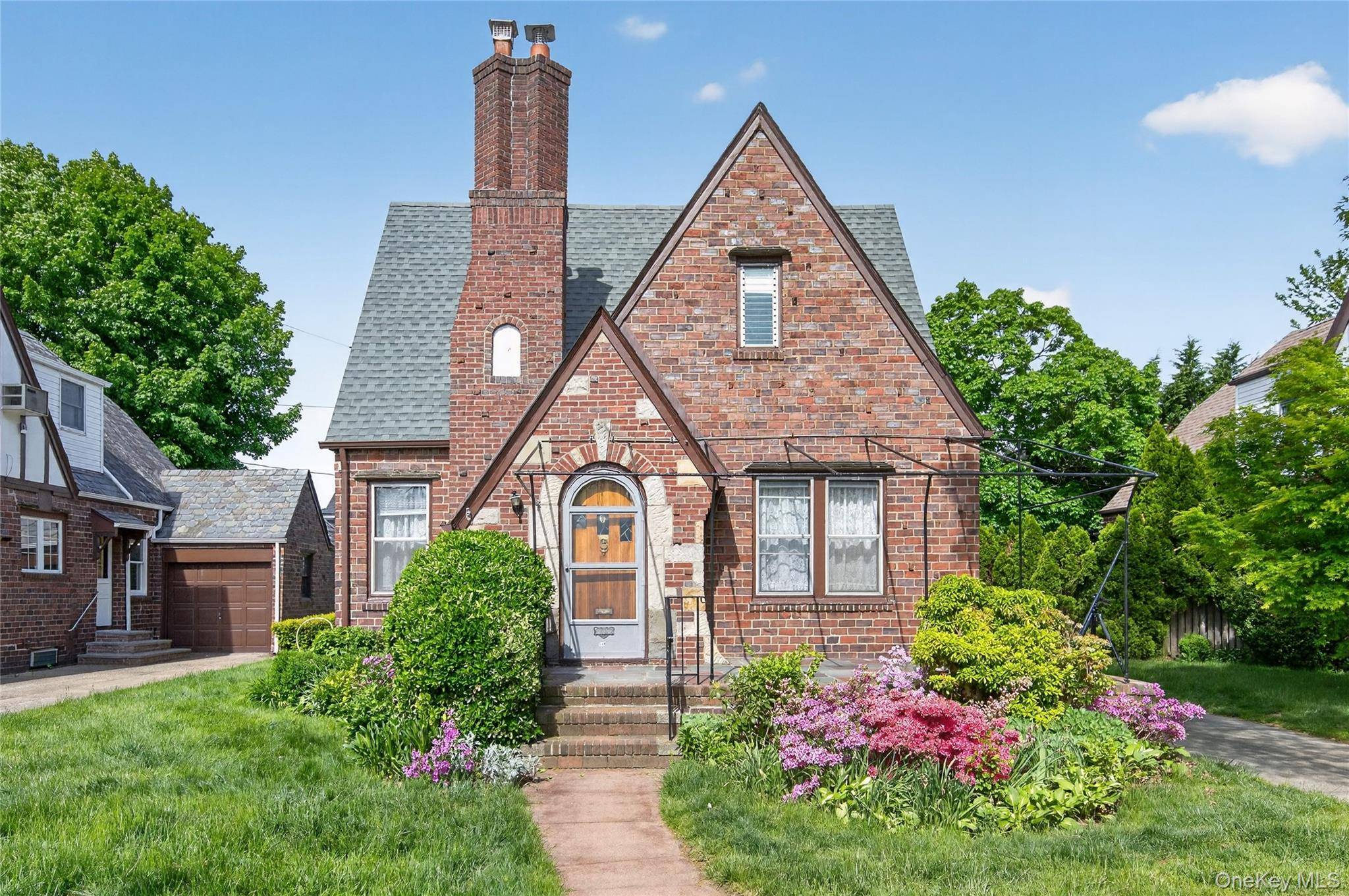 Casa de 5 Dormitorios en Venta en Garden City - Nueva York - EE. UU. - 1