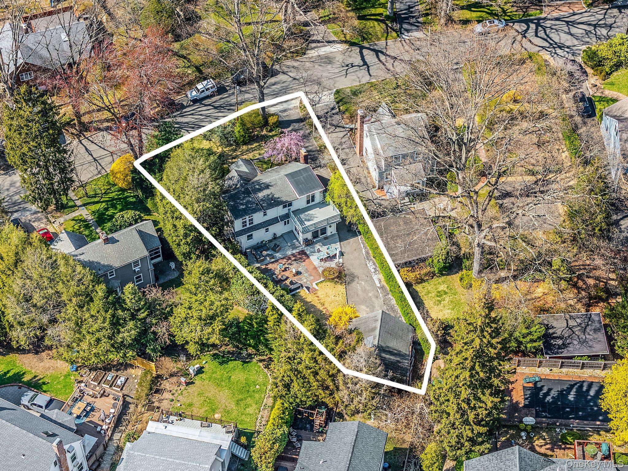 Casa de 5 Dormitorios en Venta en Glen Head, Nueva York, EE. UU. - 3