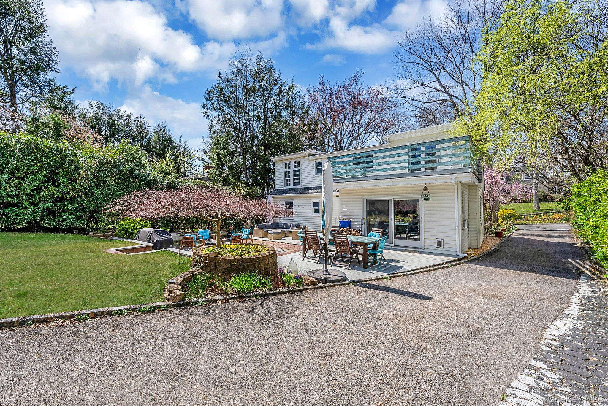 Casa de 5 Dormitorios en Venta en Glen Head, Nueva York, EE. UU. - 8