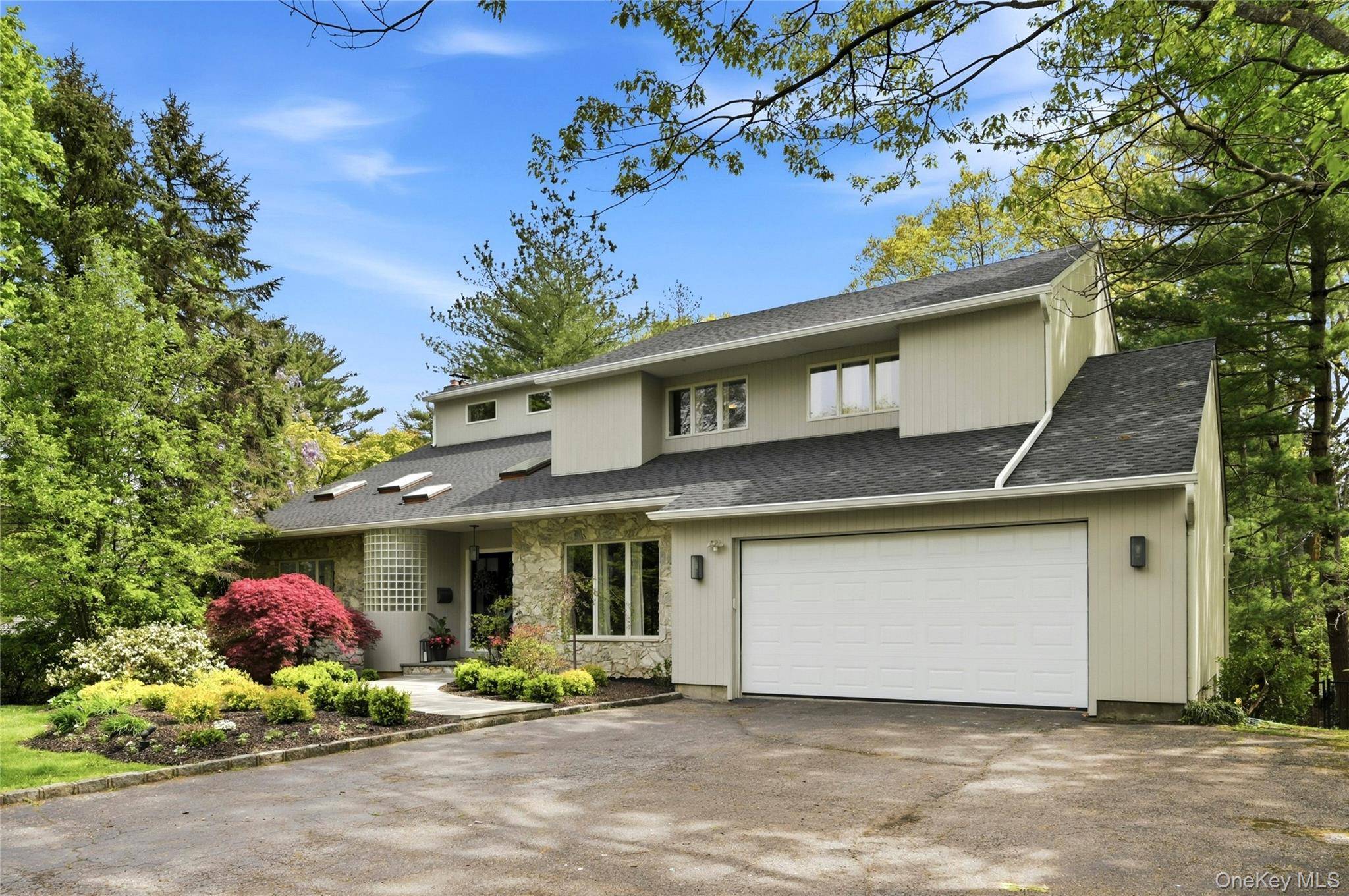 Casa de 5 Dormitorios en Venta en Glen Head, Nueva York, EE. UU. - 2