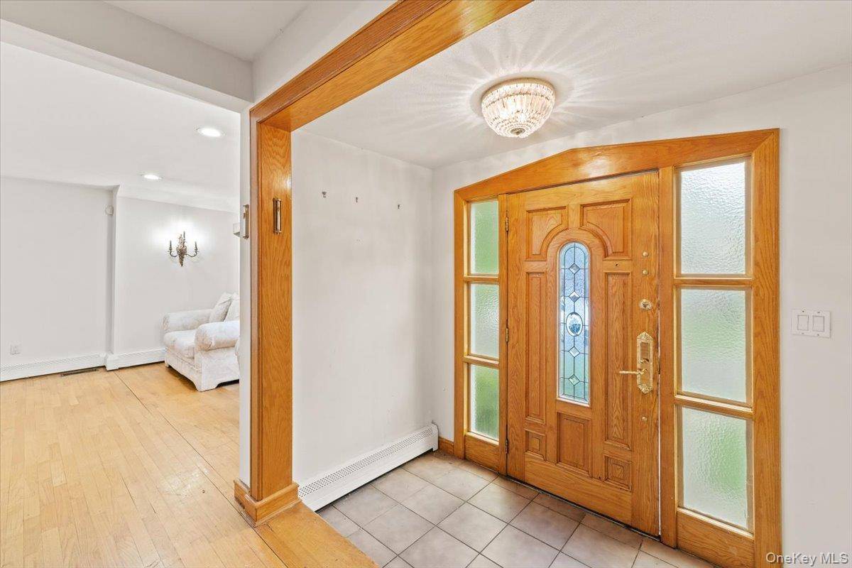 Casa de 5 Dormitorios en Venta en Great Neck - Nueva York - EE. UU. - 3