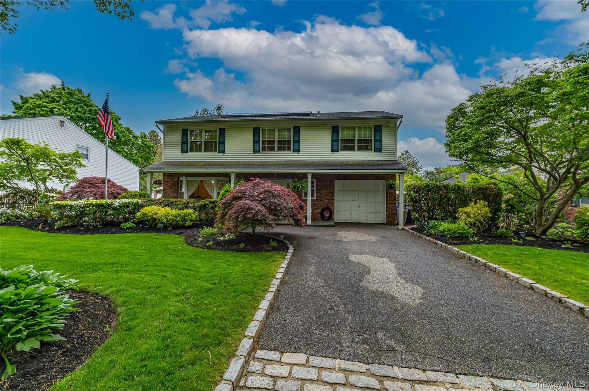 Casa de 5 Dormitorios en Venta en Greenlawn - Nueva York - EE. UU. - 2