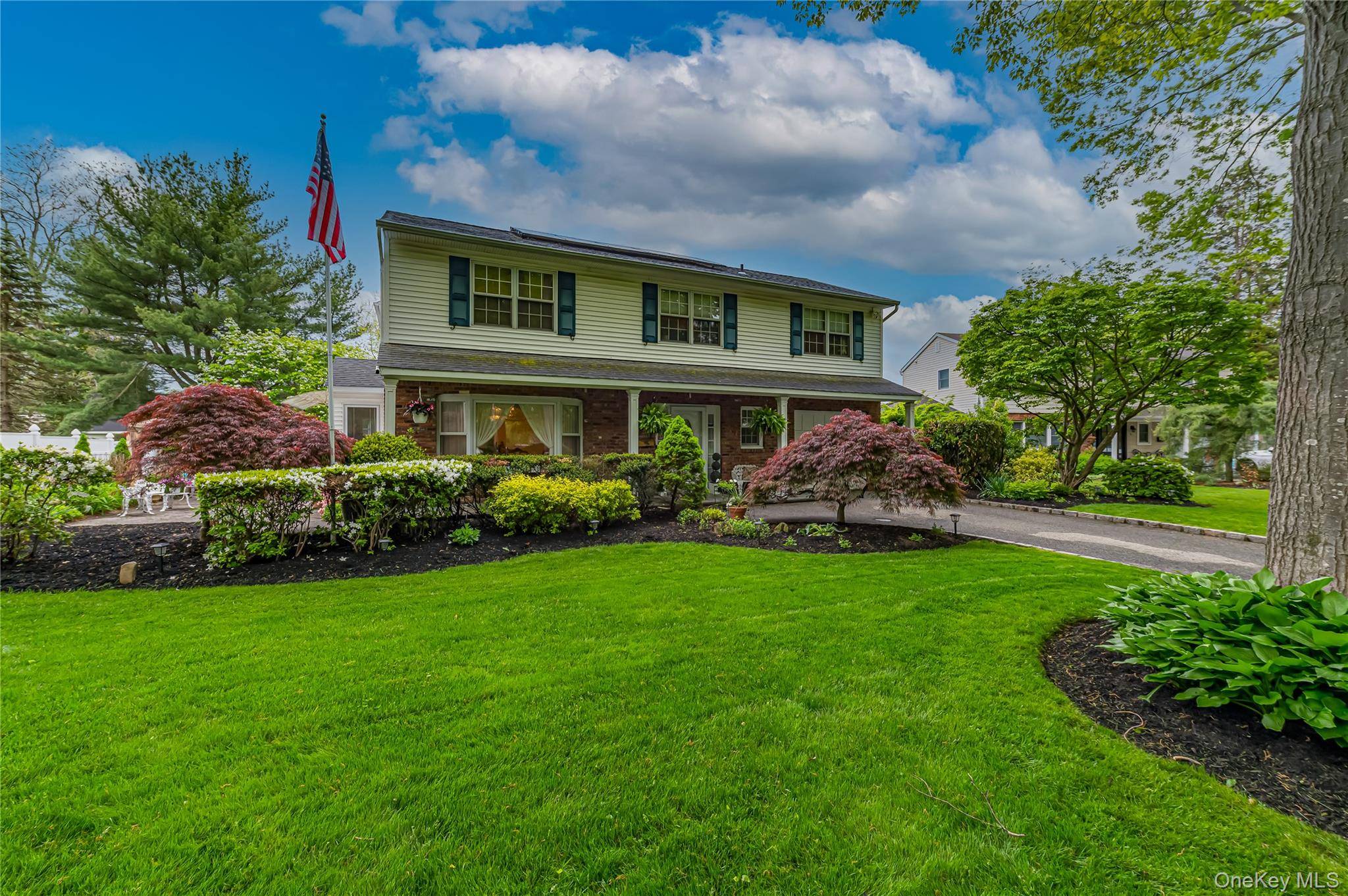 Casa de 5 Dormitorios en Venta en Greenlawn - Nueva York - EE. UU. - 3