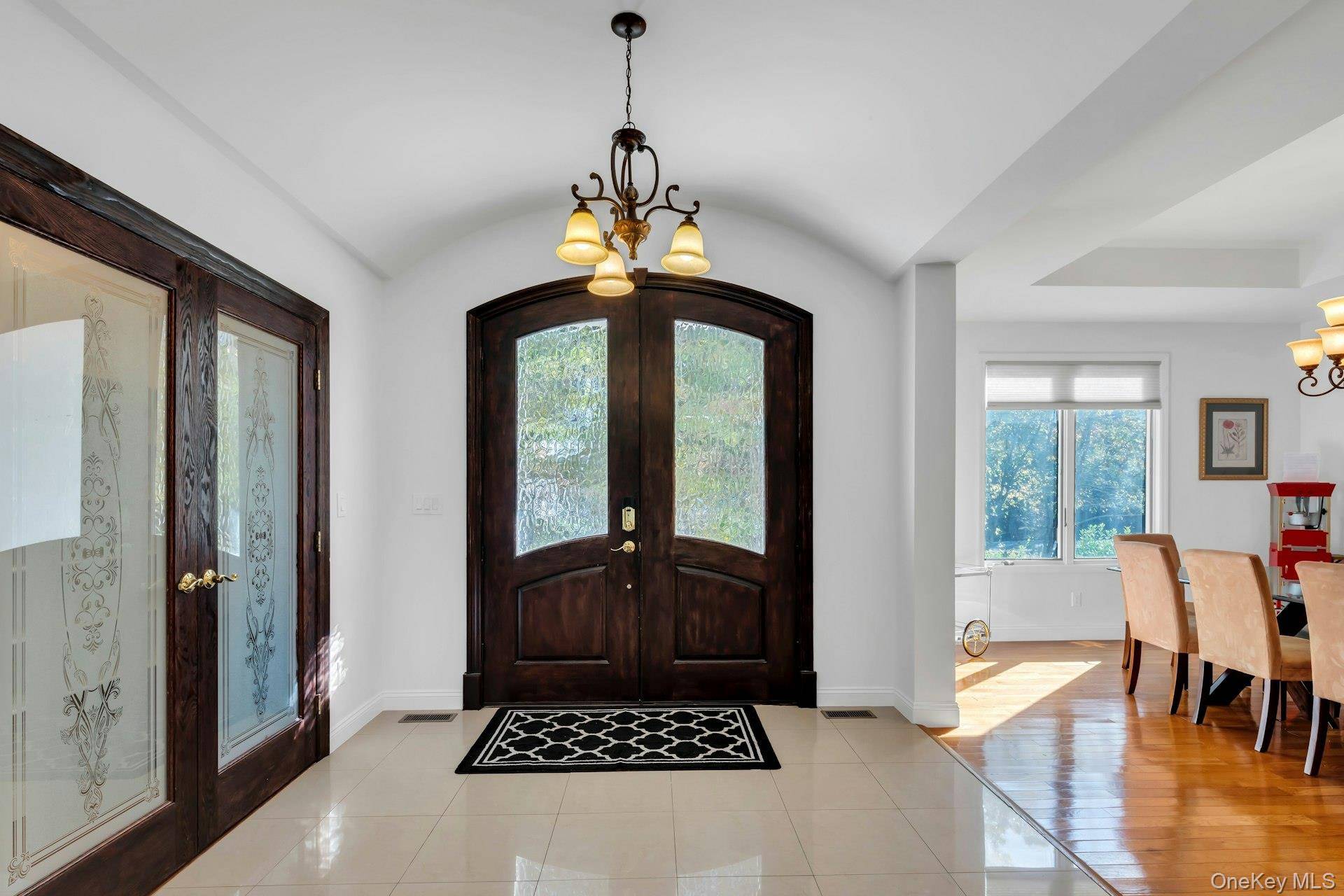 Casa de 5 Dormitorios en Venta en Hampton Bays - Nueva York - EE. UU. - 5