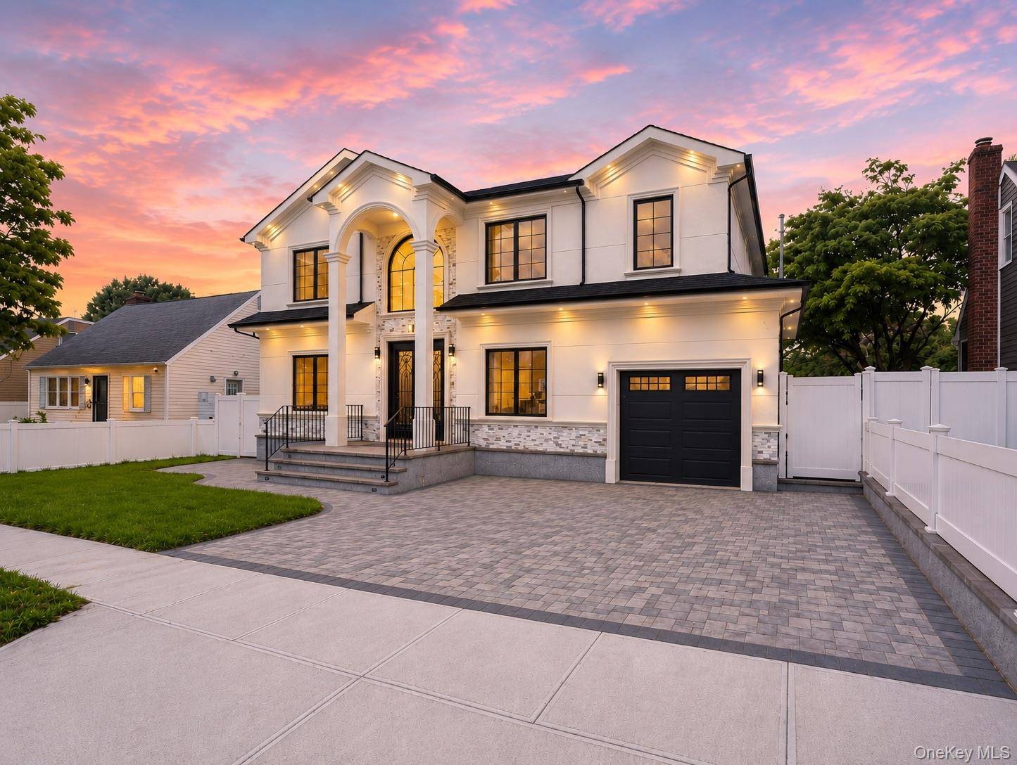 5 Bedroom Home for Sale in Hicksville - New York - USA - 1