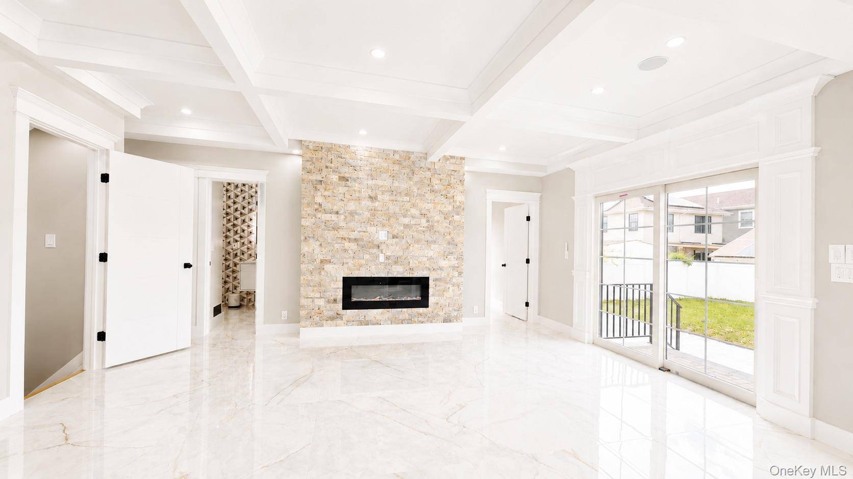 5 Bedroom Home for Sale in Hicksville - New York - USA - 8