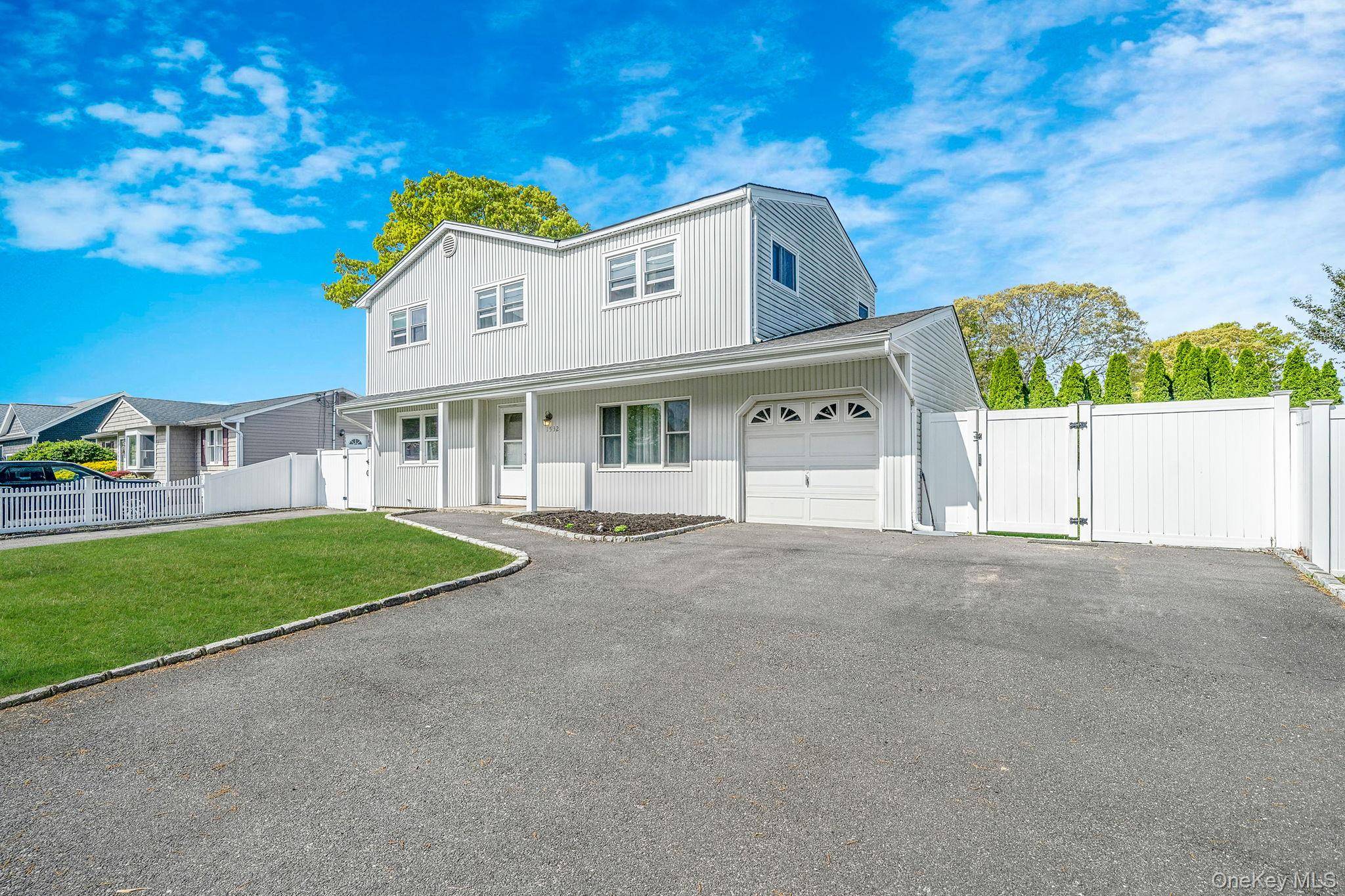 Casa de 5 Dormitorios en Venta en Holbrook - Nueva York - EE. UU. - 2