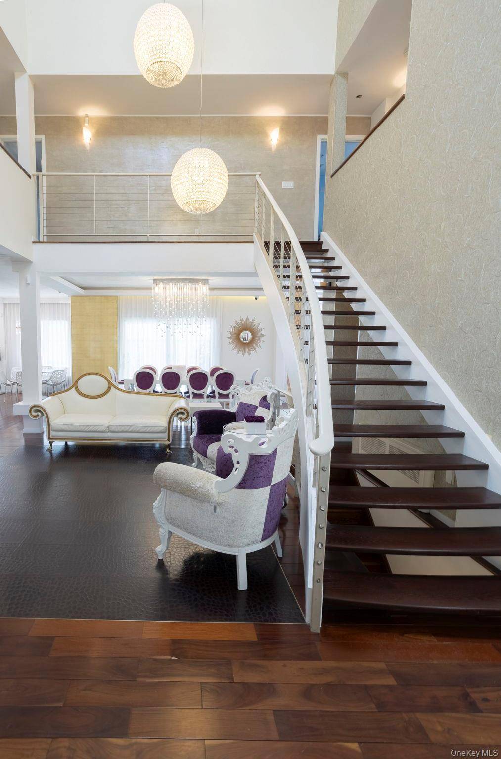 Casa de 5 Dormitorios en Venta en Hollis Hills - Nueva York - EE. UU. - 6