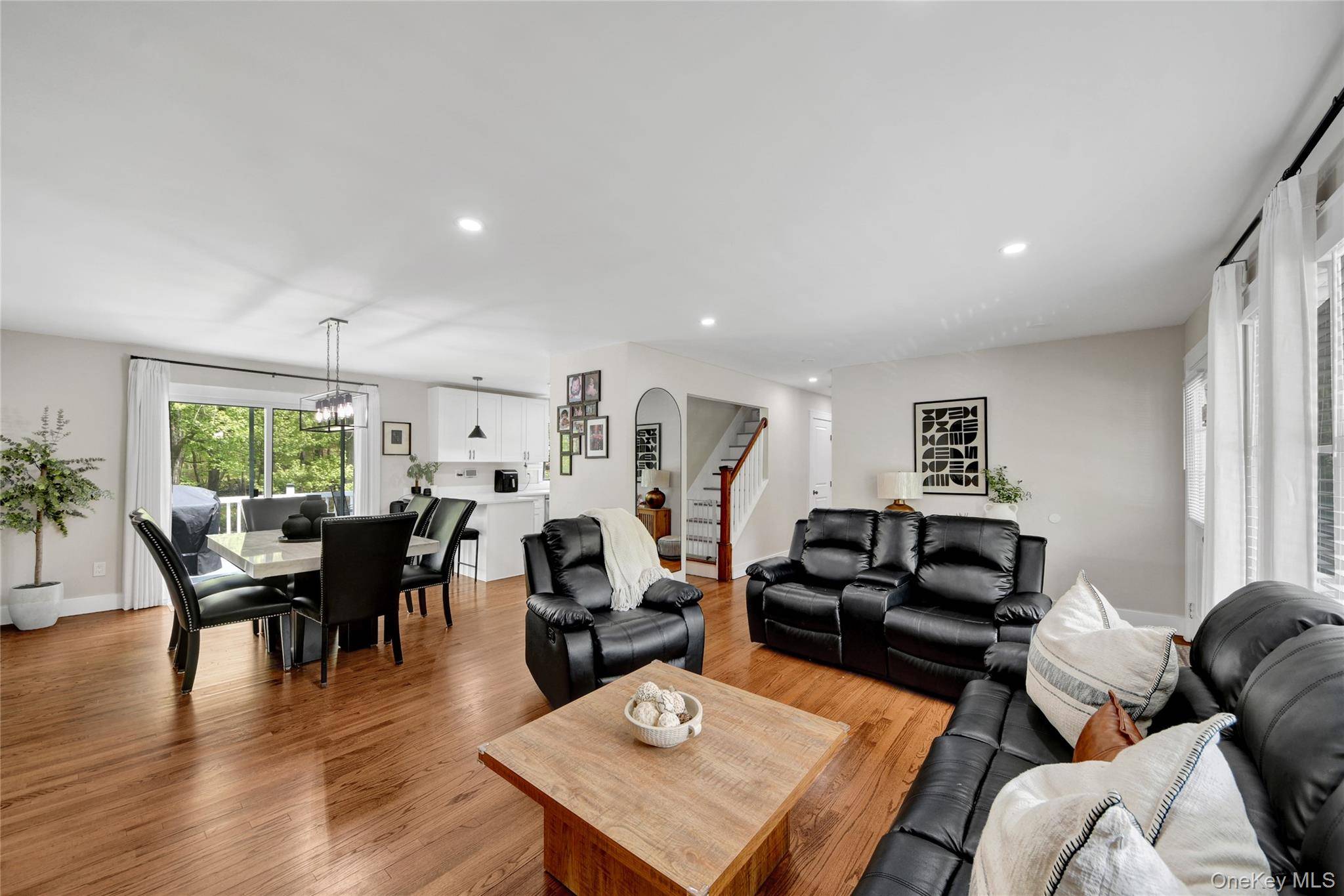 Casa de 5 Dormitorios en Venta en Holmes - Nueva York - EE. UU. - 8