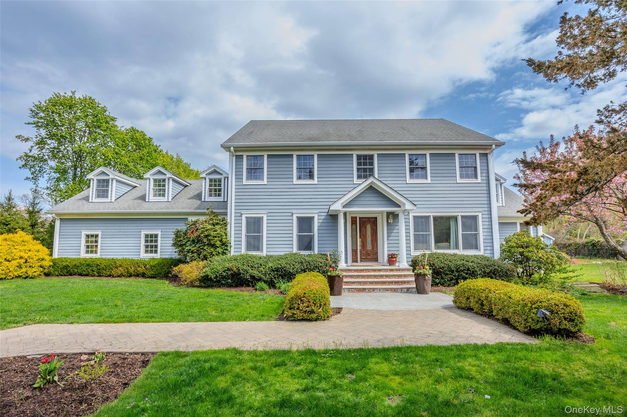 5 Bedroom Home for Sale in Huntington - New York - USA - 1