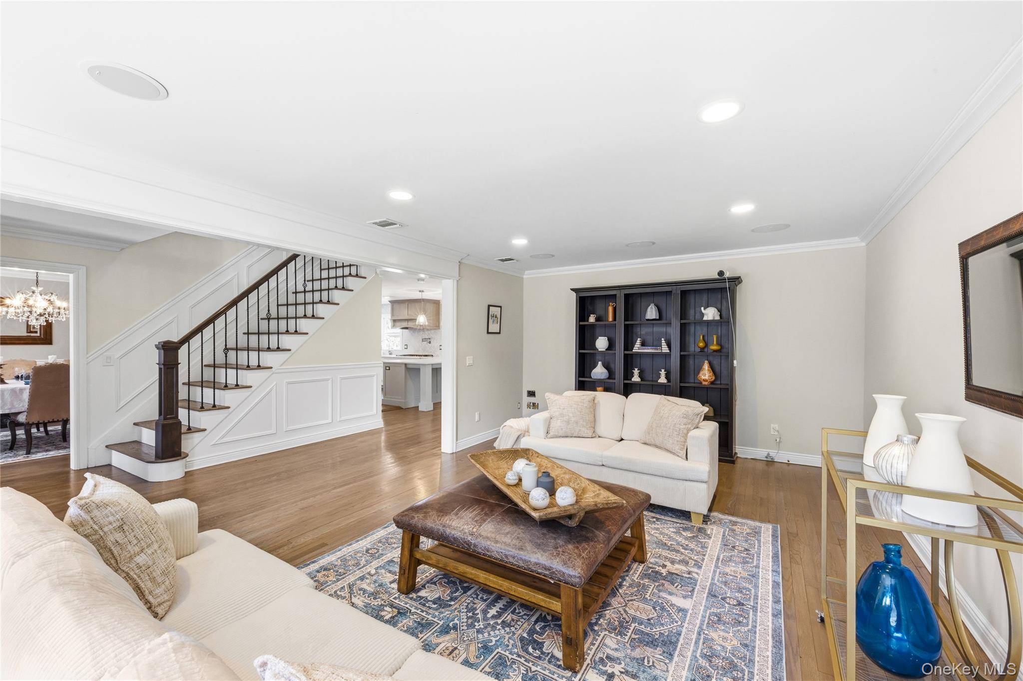 5 Bedroom Home for Sale in Huntington - New York - USA - 4