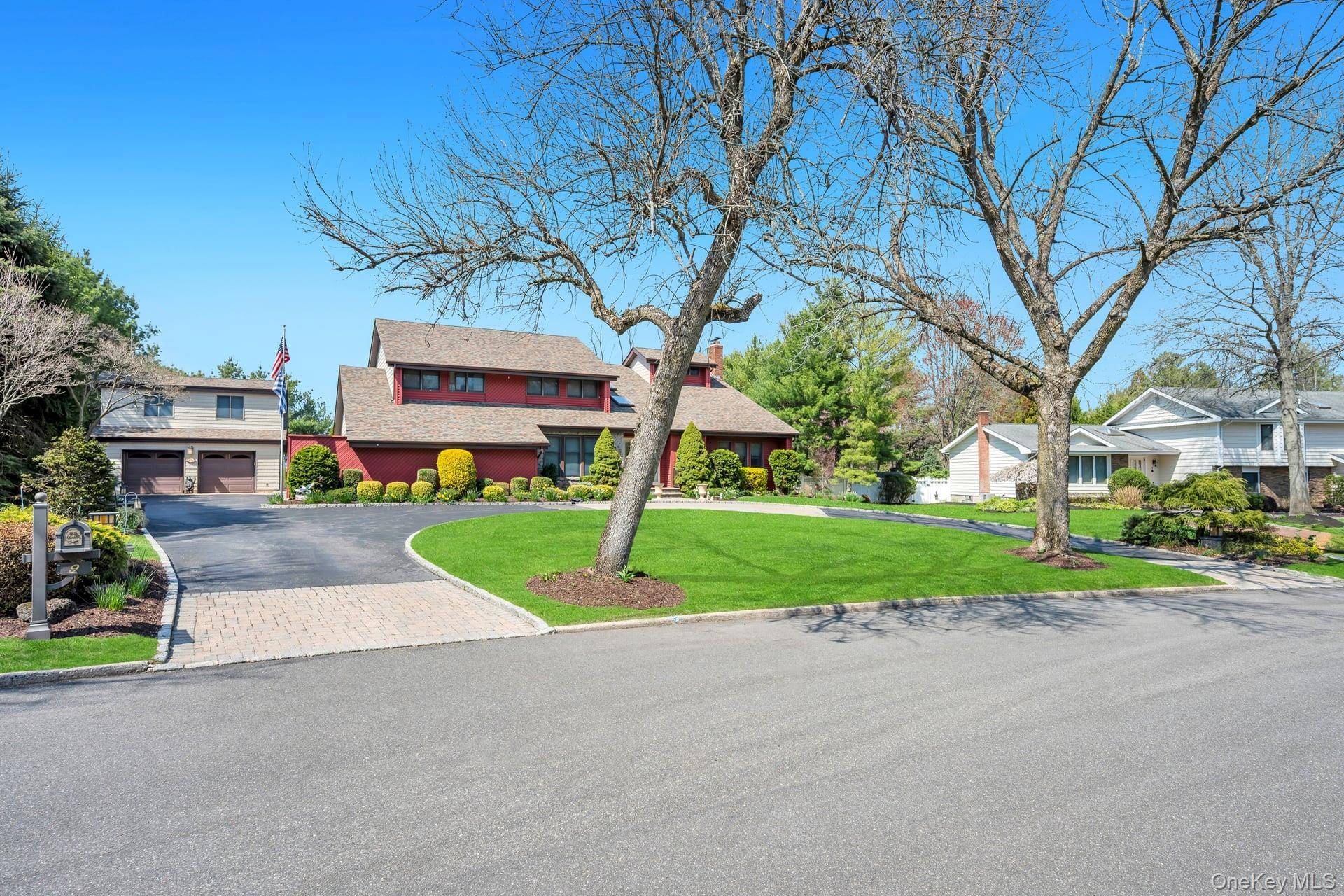 5 Bedroom Home for Sale in Huntington - New York - USA - 1