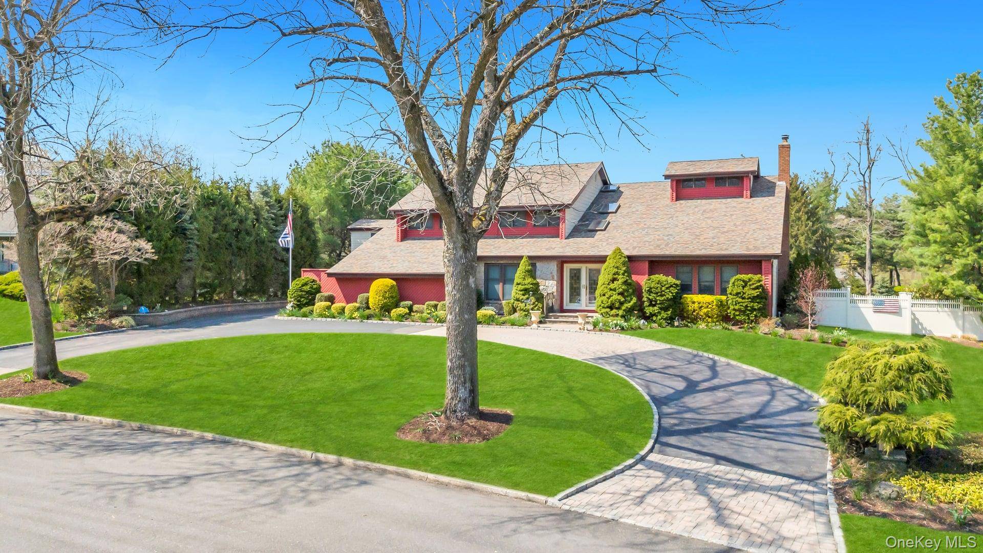 5 Bedroom Home for Sale in Huntington - New York - USA - 2