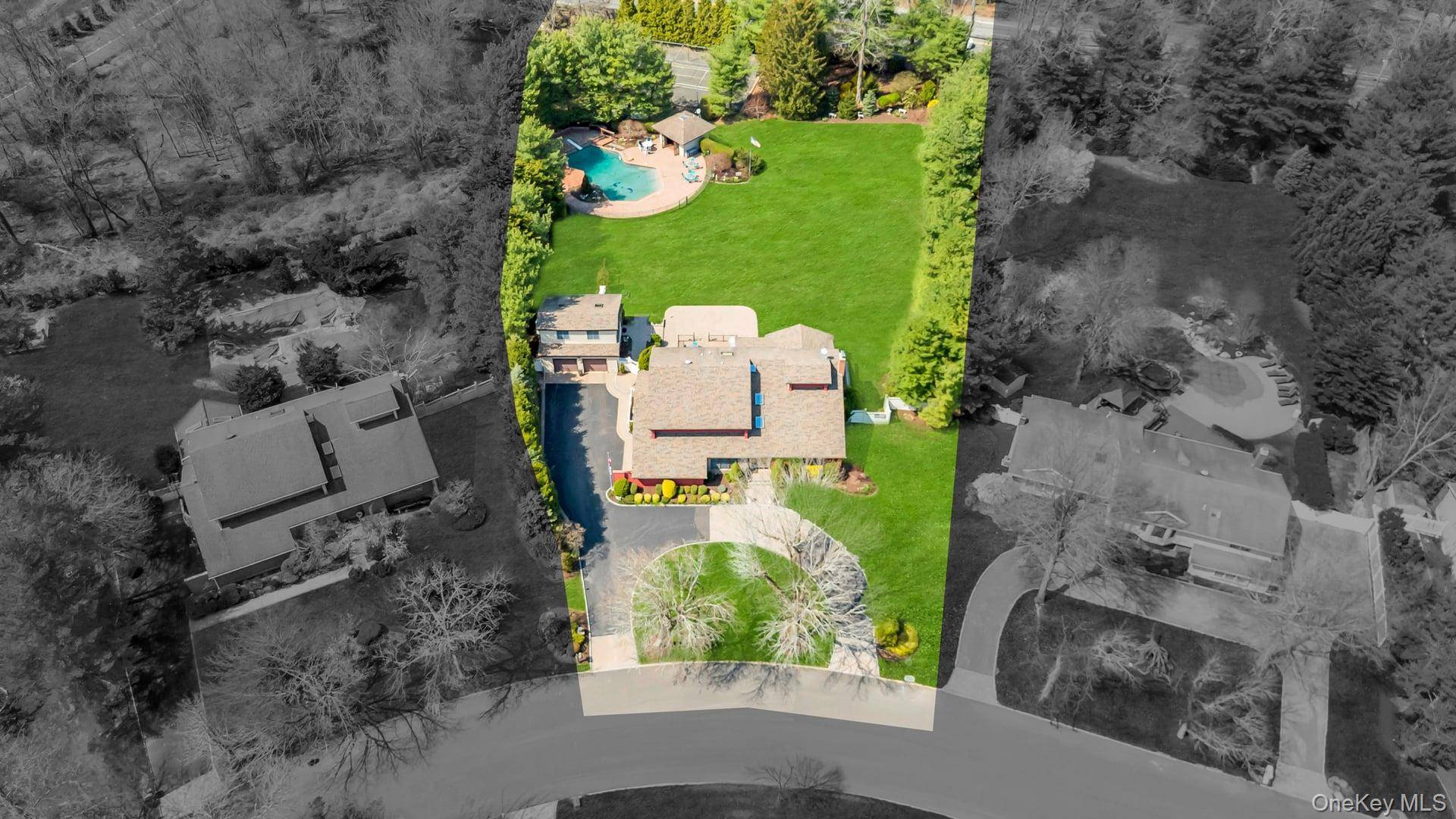 5 Bedroom Home for Sale in Huntington - New York - USA - 3