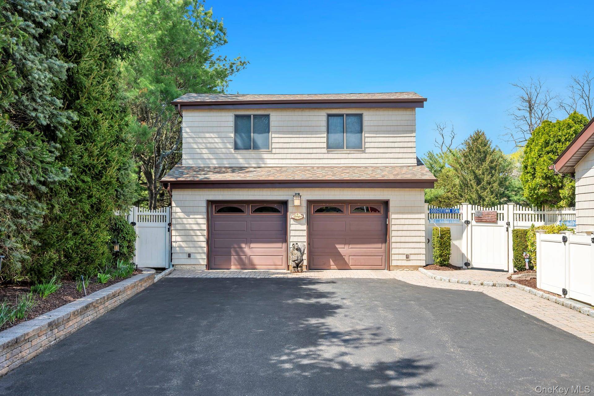 5 Bedroom Home for Sale in Huntington - New York - USA - 4