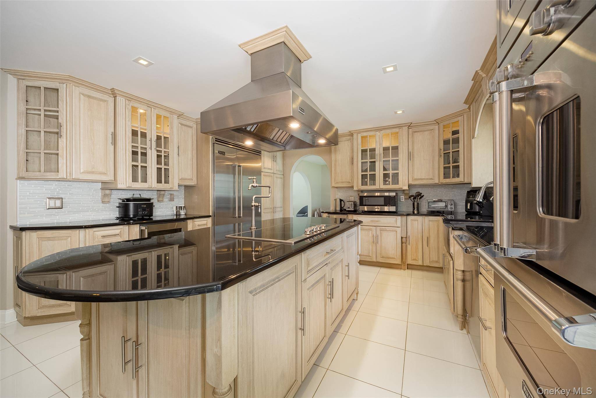 Casa com 5 Quartos à Venda em Hyde Park - Nova Iorque - EUA - 8