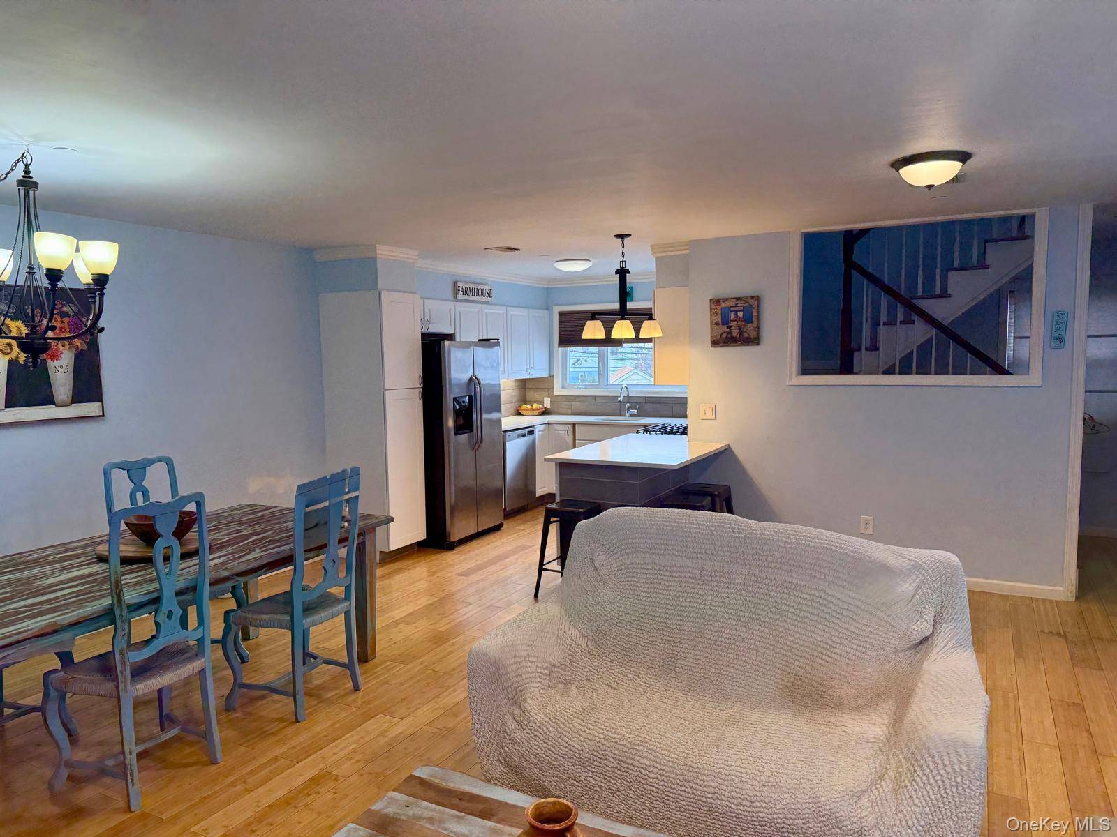 5 Bedroom Home for Sale in Island Park - New York - USA - 2