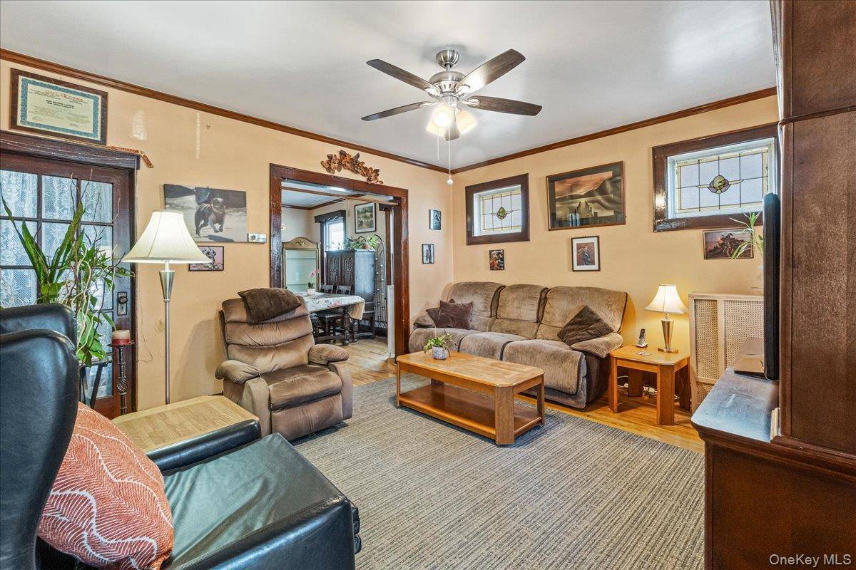 Casa com 5 Quartos à Venda em Jackson Heights - Nova Iorque - EUA - 4