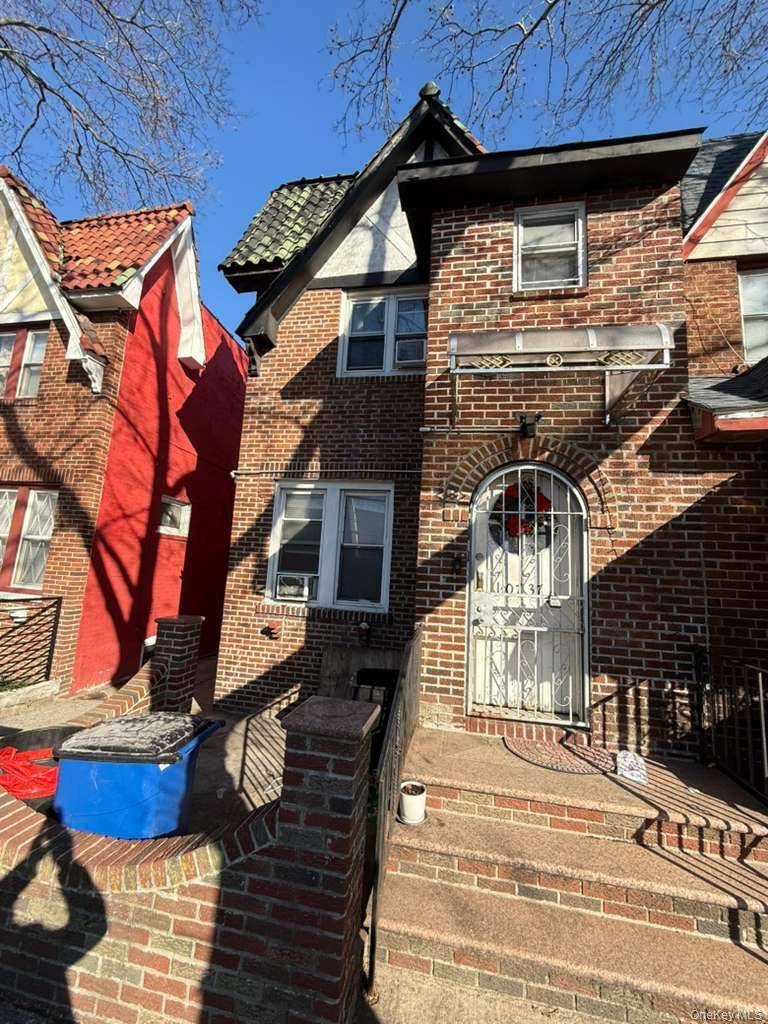 5 Bedroom Home for Sale in Jamaica - New York - USA - 4