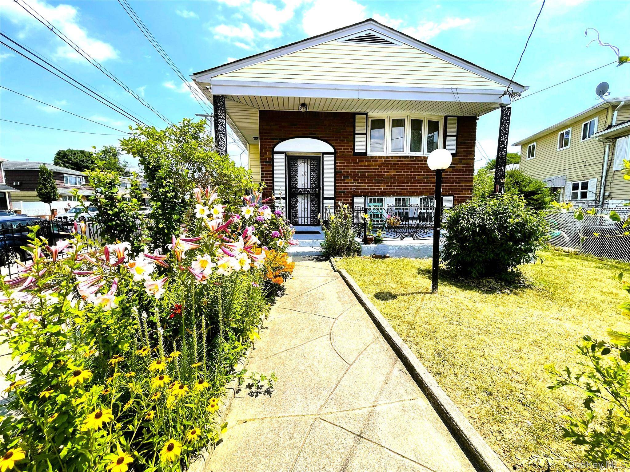 5 Bedroom Home for Sale in Jamaica - New York - USA - 1