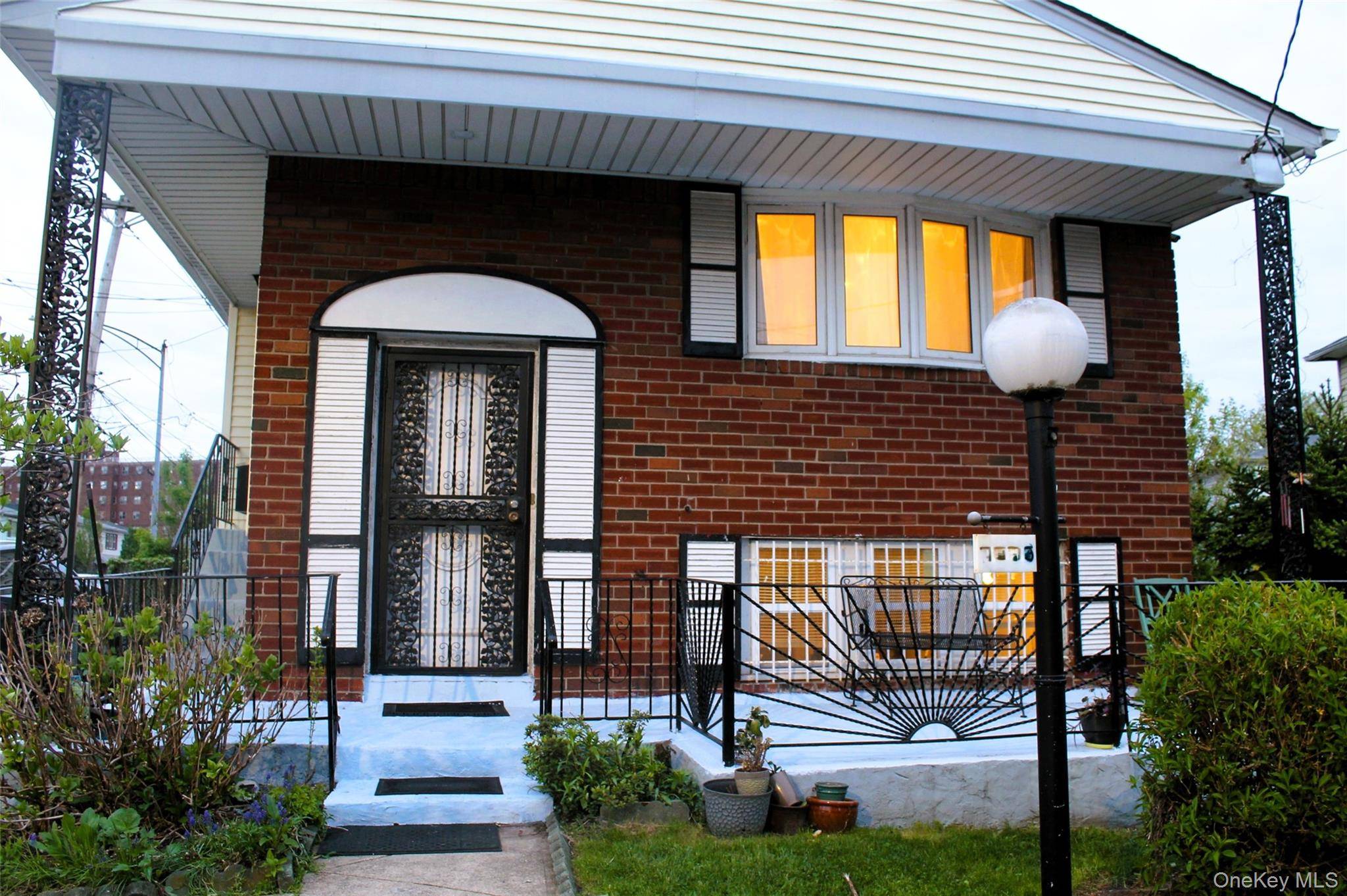 5 Bedroom Home for Sale in Jamaica - New York - USA - 4