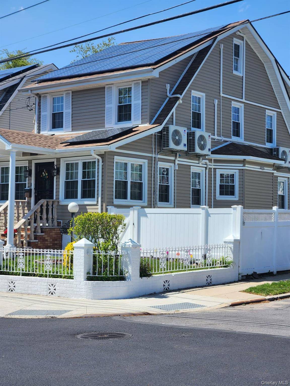 Casa com 5 Quartos à Venda em Jamaica - Nova Iorque - EUA - 2