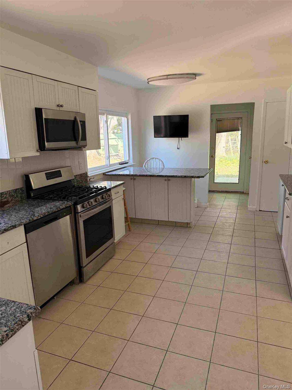 Casa de 5 Dormitorios en Venta en Lake Grove - Nueva York - EE. UU. - 3