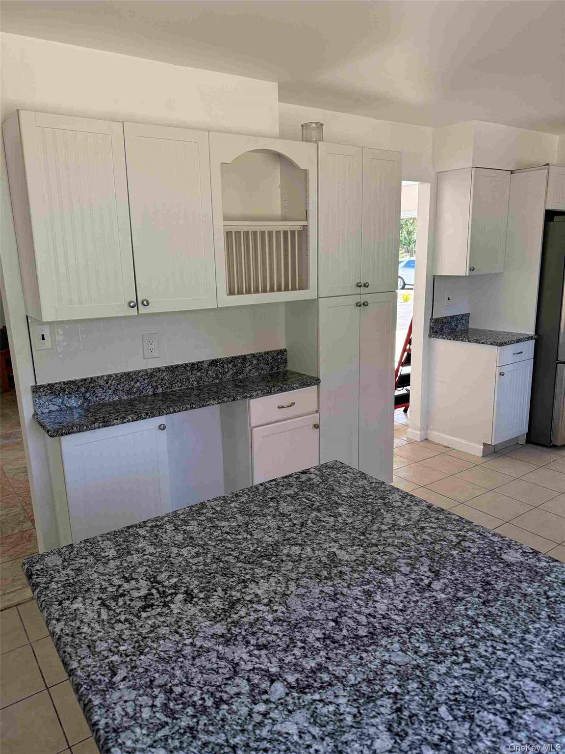 Casa de 5 Dormitorios en Venta en Lake Grove - Nueva York - EE. UU. - 4