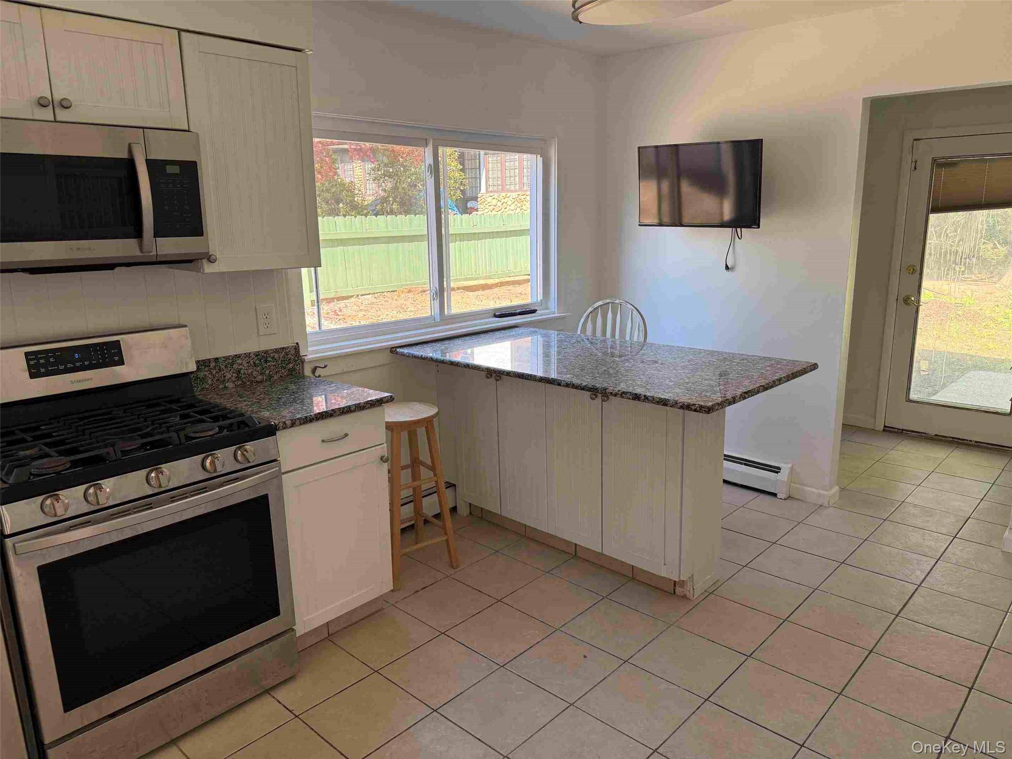 Casa de 5 Dormitorios en Venta en Lake Grove - Nueva York - EE. UU. - 5