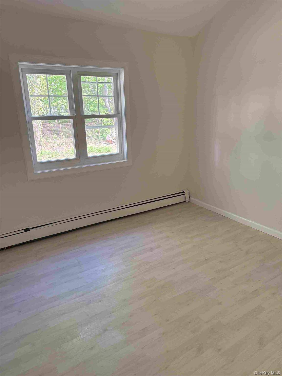 Casa de 5 Dormitorios en Venta en Lake Grove - Nueva York - EE. UU. - 8