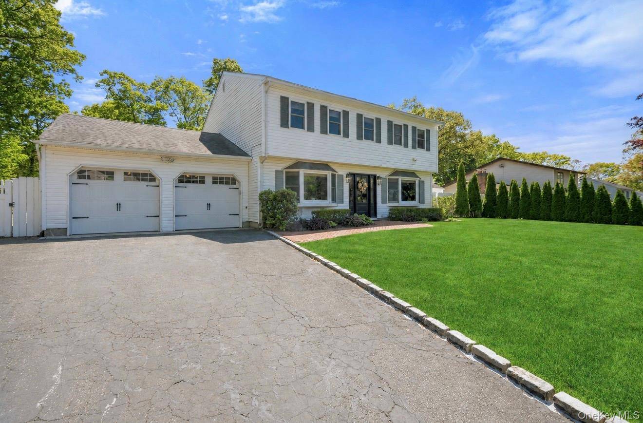 Casa de 5 Dormitorios en Venta en Lake Grove - Nueva York - EE. UU. - 2