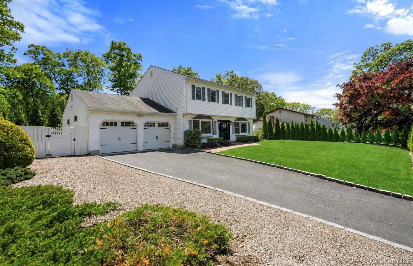 Casa de 5 Dormitorios en Venta en Lake Grove - Nueva York - EE. UU. - 3