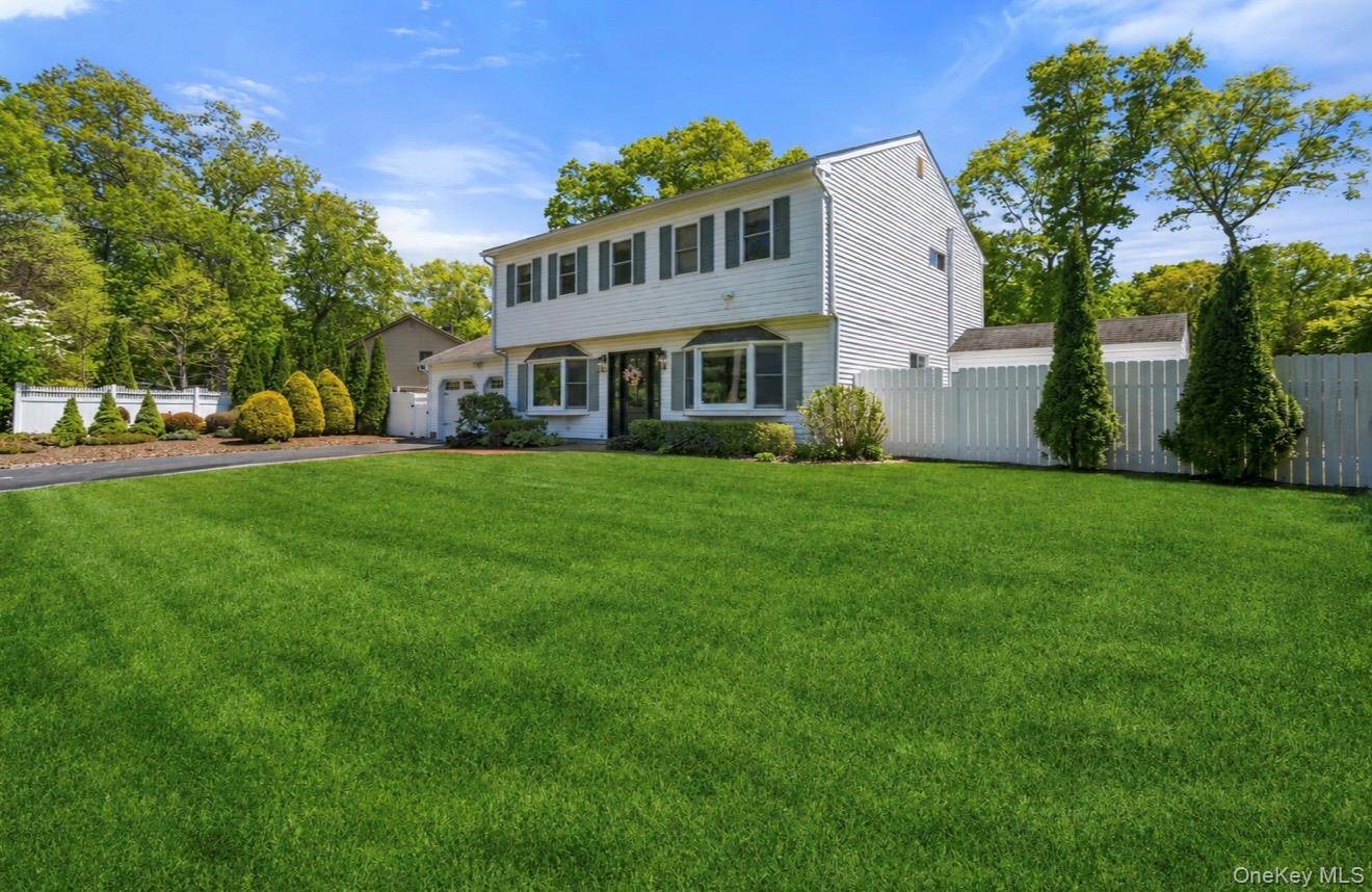 Casa de 5 Dormitorios en Venta en Lake Grove - Nueva York - EE. UU. - 4