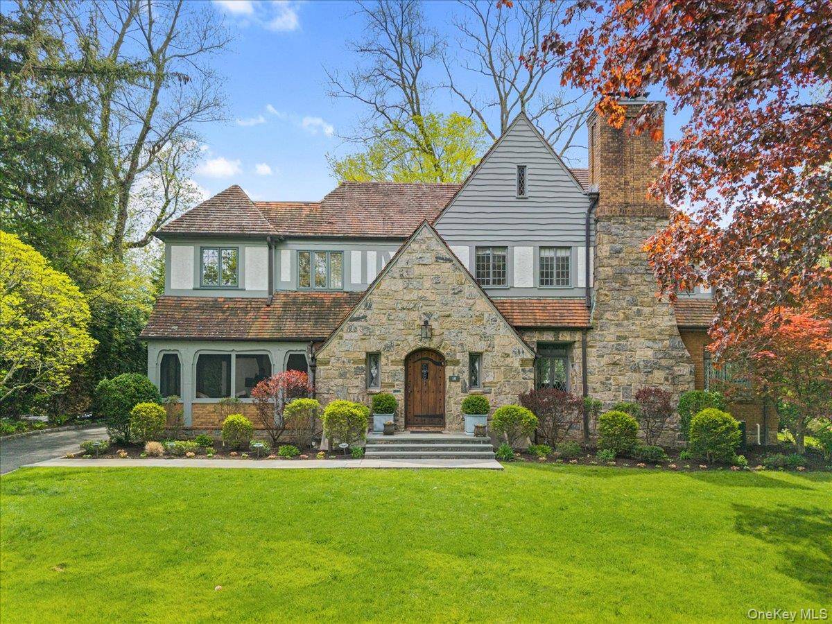 5 Bedroom Home for Sale in Larchmont - New York - USA - 1