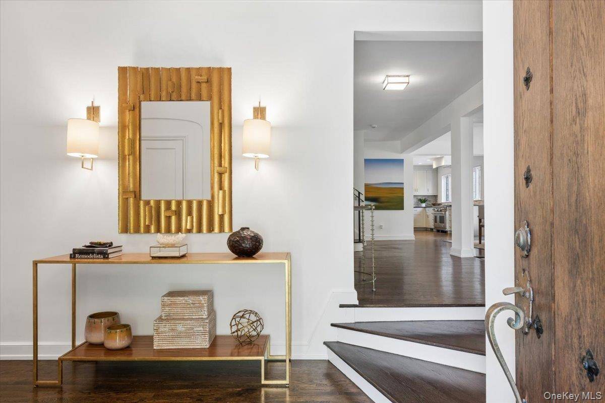 5 Bedroom Home for Sale in Larchmont - New York - USA - 4