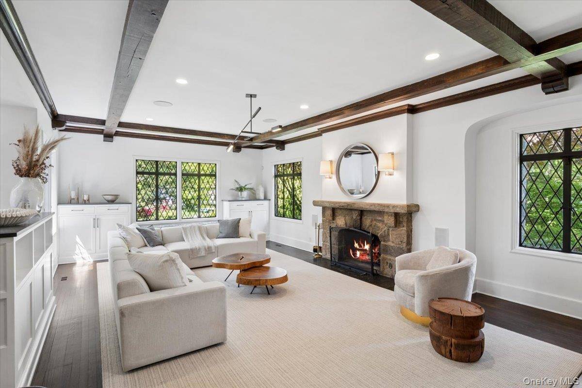 5 Bedroom Home for Sale in Larchmont - New York - USA - 6
