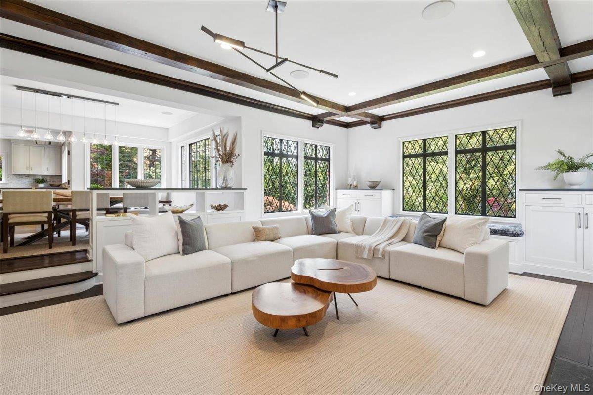 5 Bedroom Home for Sale in Larchmont - New York - USA - 7