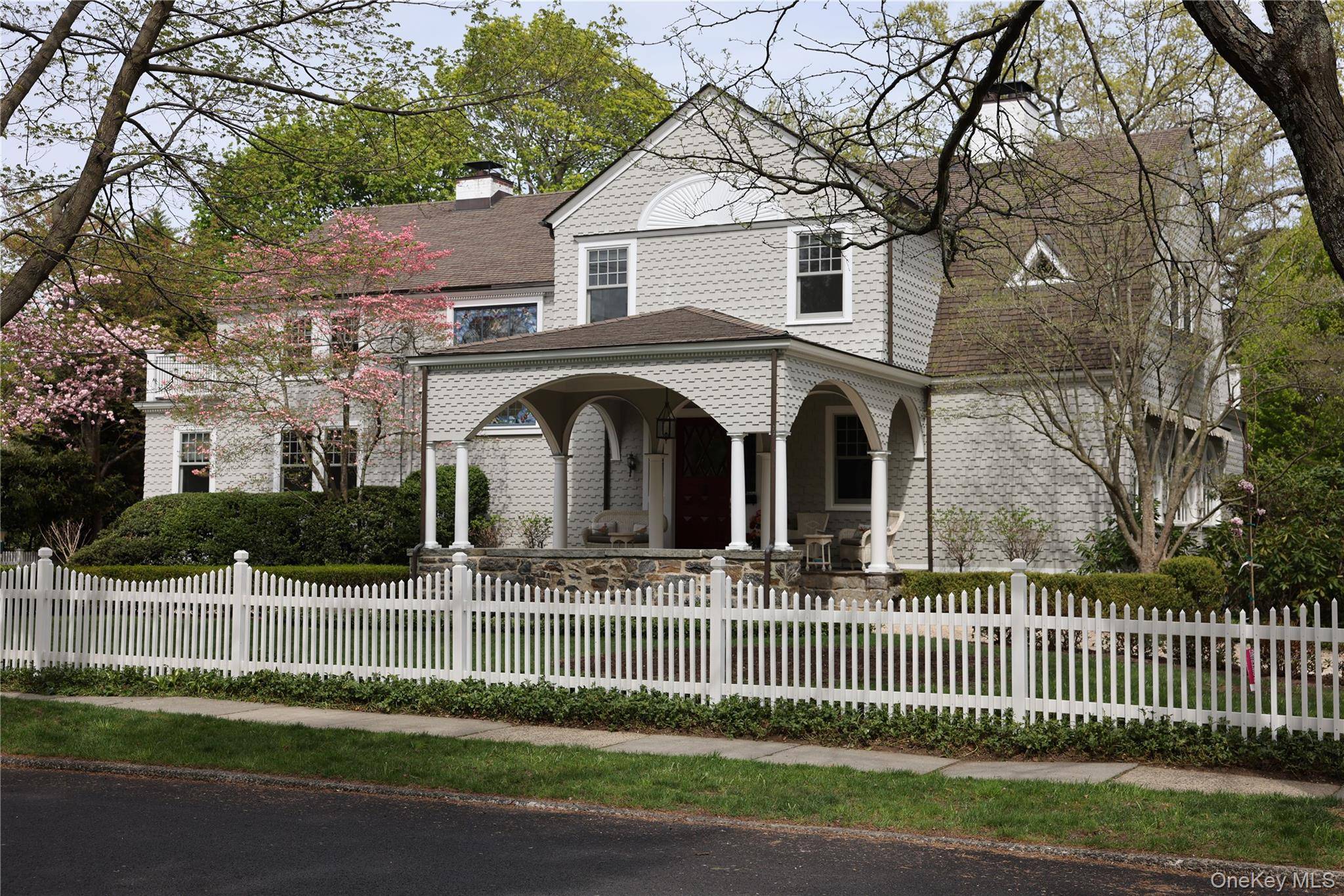 Casa com 5 Quartos à Venda em Larchmont - Nova Iorque - EUA - 2