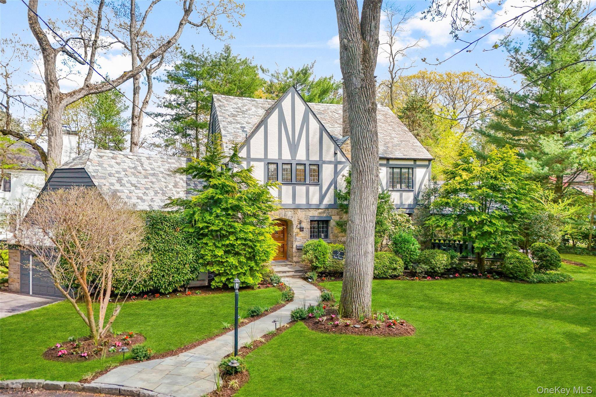 Casa de 5 Dormitorios en Venta en Larchmont - Nueva York - EE. UU. - 1