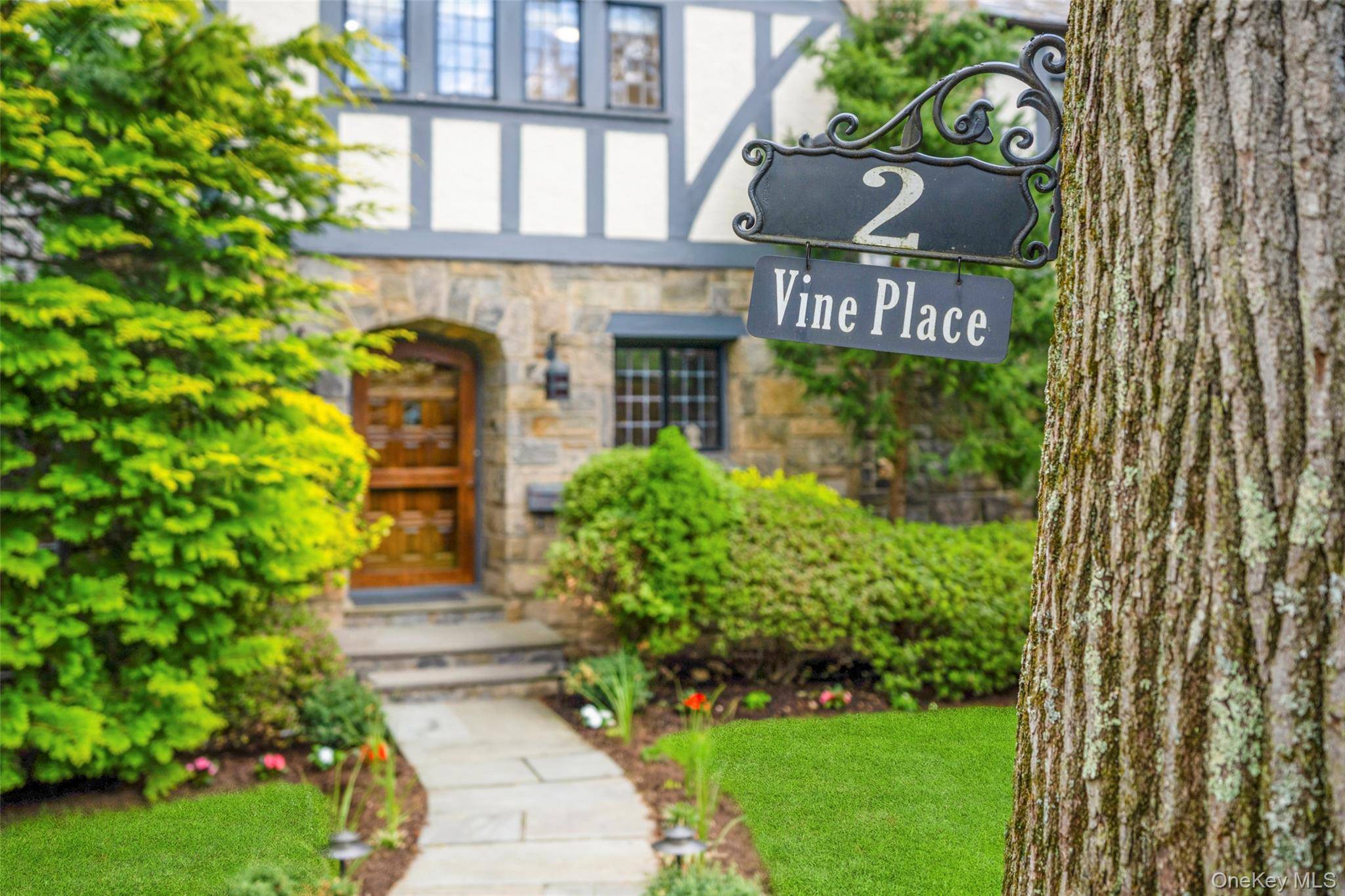 Casa de 5 Dormitorios en Venta en Larchmont - Nueva York - EE. UU. - 2
