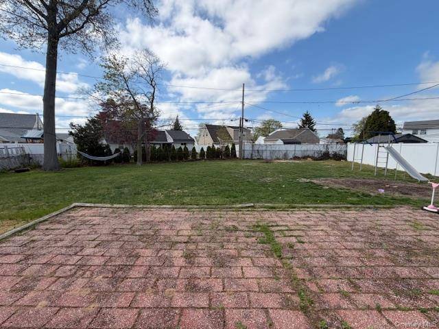 Casa com 5 Quartos à Venda em Levittown - Nova Iorque - EUA - 2