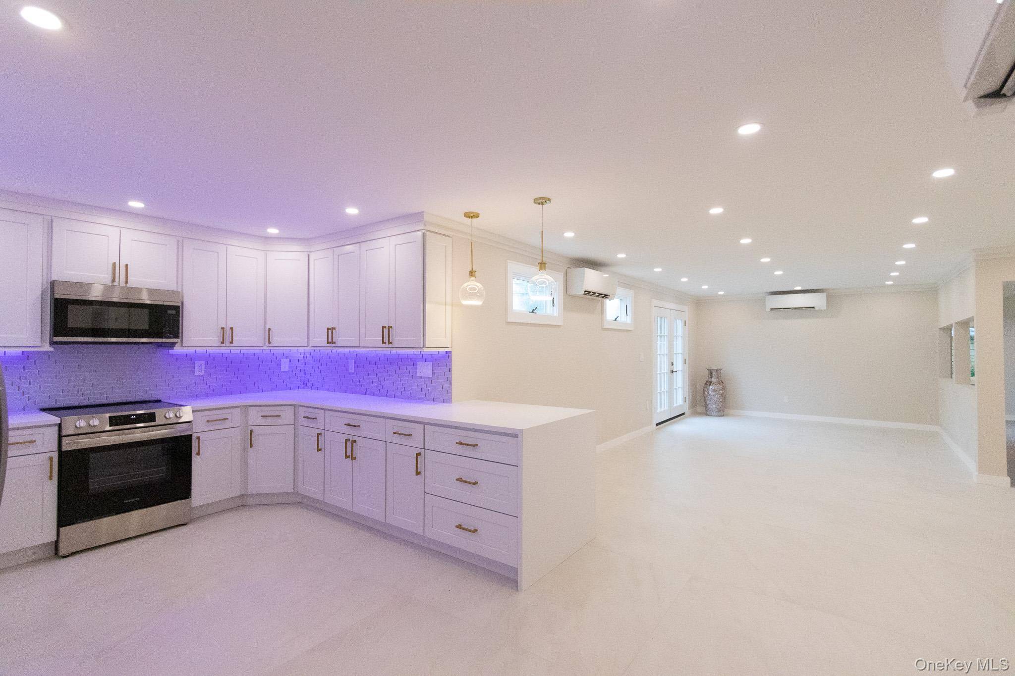 Casa com 5 Quartos à Venda em Levittown - Nova Iorque - EUA - 3