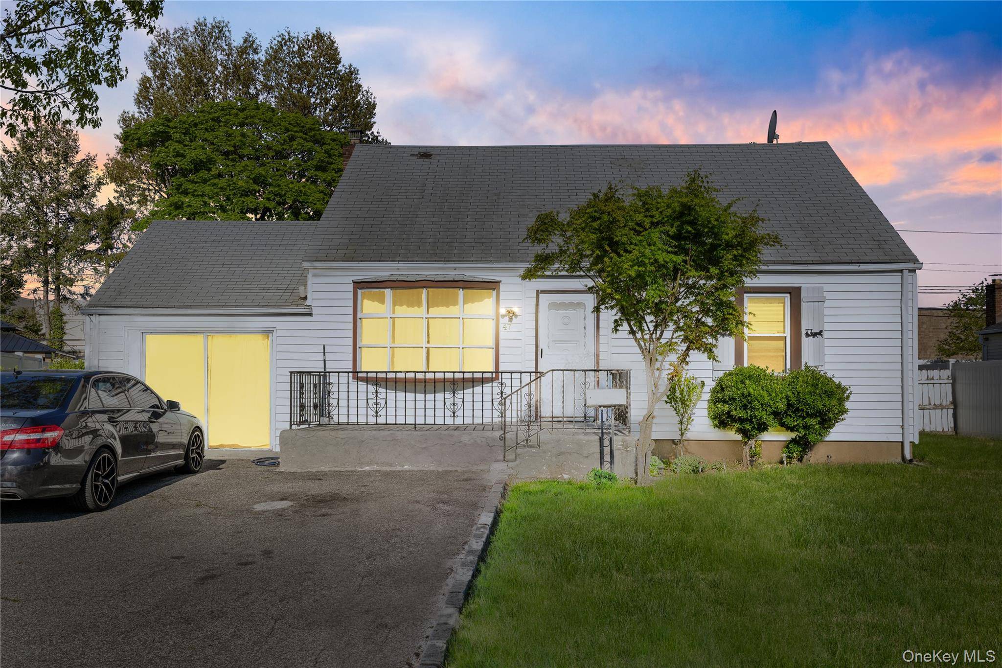 Casa com 5 Quartos à Venda em Levittown - Nova Iorque - EUA - 1