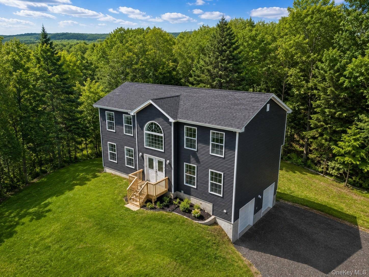 5 Bedroom Home for Sale in Liberty - New York - USA - 2