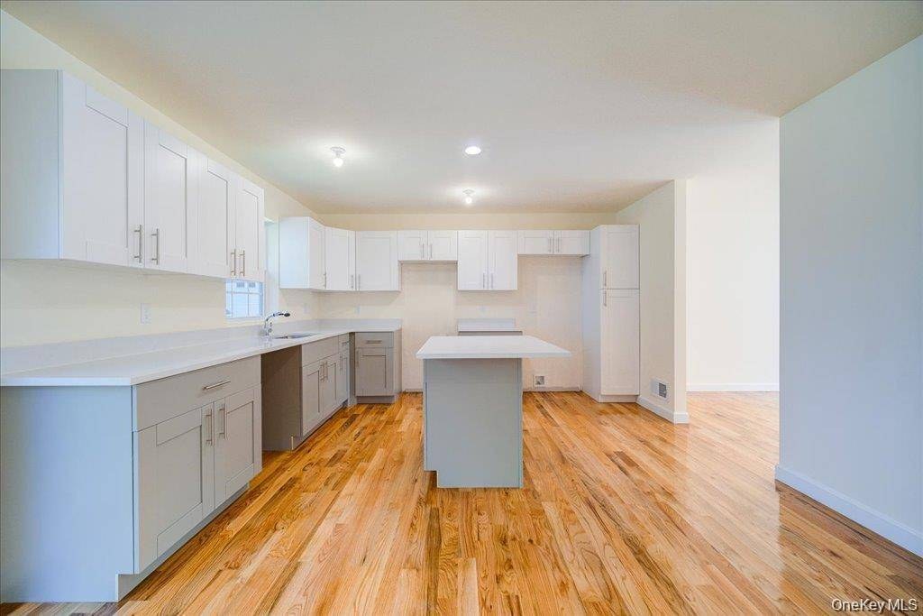 5 Bedroom Home for Sale in Liberty - New York - USA - 5