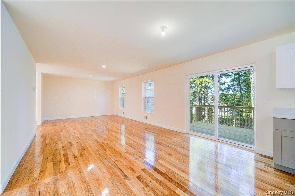 5 Bedroom Home for Sale in Liberty - New York - USA - 7